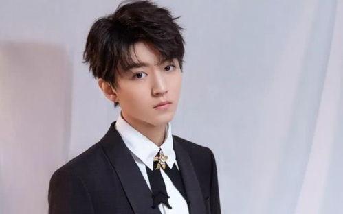 朱一龙被老师爆料视频,揭秘明星背后的真实一面  第1张