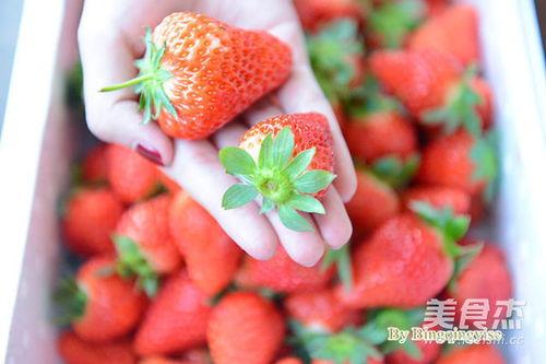 娱乐吃瓜君 草莓果酱,娱乐吃瓜君带你揭秘甜蜜背后的故事 第3张 娱乐吃瓜君 草莓果酱,娱乐吃瓜君带你揭秘甜蜜背后的故事 第3张